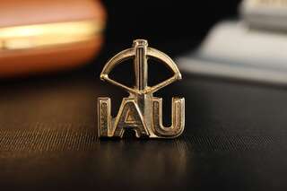 Badge "IAU"